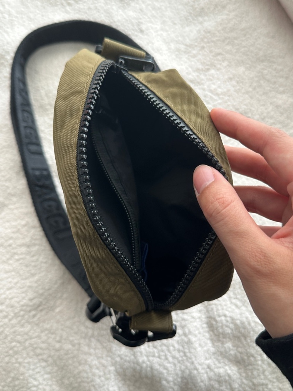 Baggu Seaweed Sports Crossbody - Picture 4 of 4